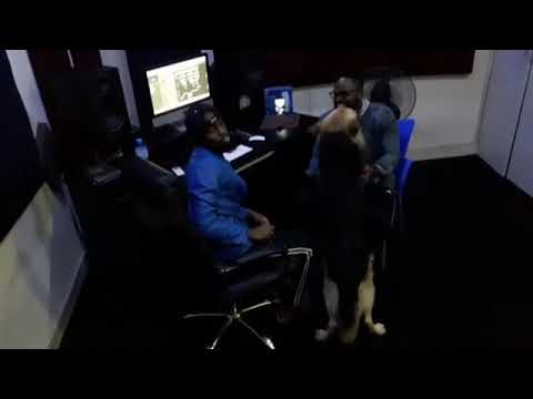 Fastest rapper Uzikwendu. Live spitting! Word play on Turbo! Audibility on 100% Fire spitter