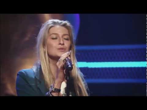 Axeela - Blind Audition - It's a mans world (The Voice)