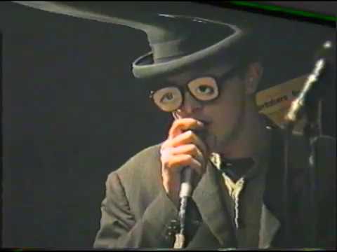 Wevie Stonder - First Ever Live Performance