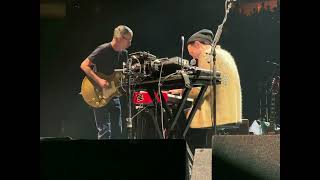 Josh Klinghoffer and Stone Gossard covering Brad “Buttercup” (Denver, September 22, 2022)