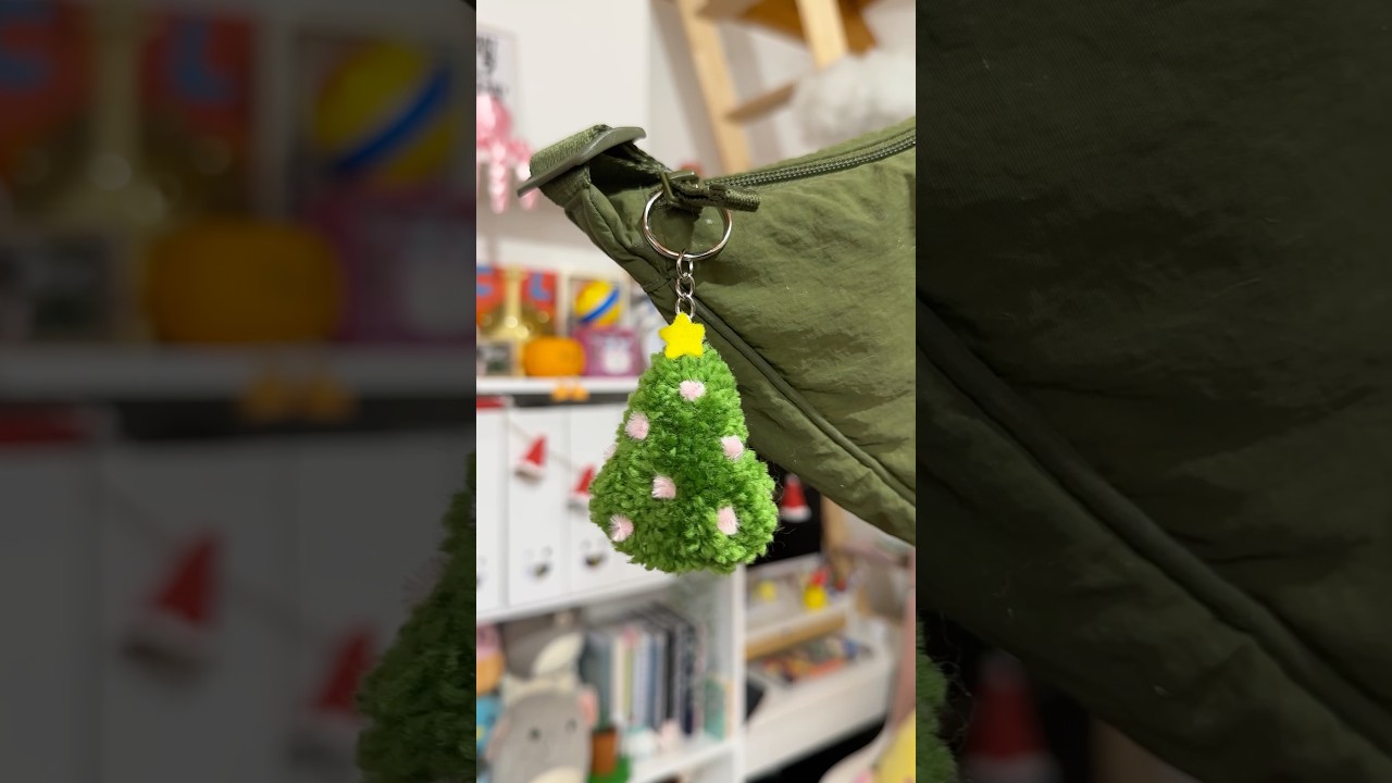 diy pompom christmas tree keychain 🎄
