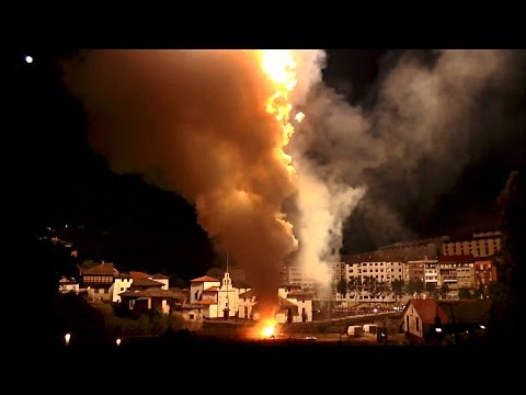 Cangas 2016 | Rockets & BIG FINALE (over 2000 SALUTES !!!) - Espectáculo pirotécnico