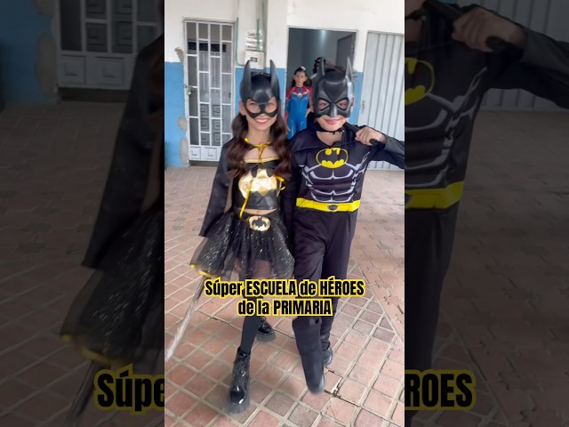 Vídeo relacionado con AUYAO Capas Superheroes Niños, Conjunto de Disfraz de Capas de Héroes con Máscara, Capa de Doble Cara y Máscaras, Disfraces de Niños Fiesta Navidad, Halloween, Cosplay, Cumpleaños, Azul y Rojo