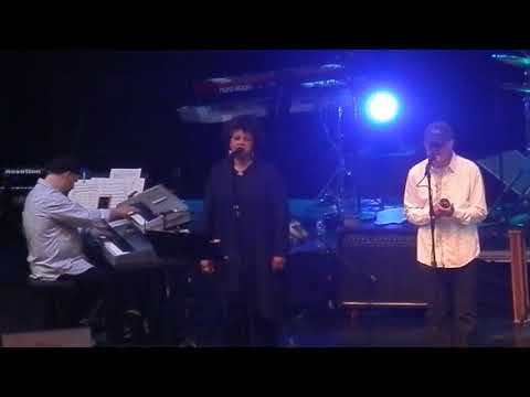 'The Man' Michael Franks - "The Lady Wants To Know" (LIVE)