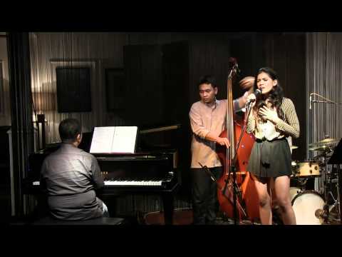 Monita Tahalea - Kekasih Sejati @ Mostly Jazz 27/04/12 [HD]