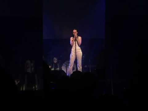 Lena Hall sings David Bowie’s Life on Mars at The Origin of Love: The Songs and Stories of Hedwig