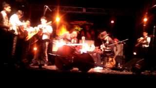 Dead Combo com Mariachi Santa Rosa Mr. Eastwood