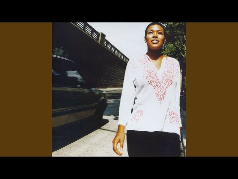 Video thumbnail for �tre L�-Bas