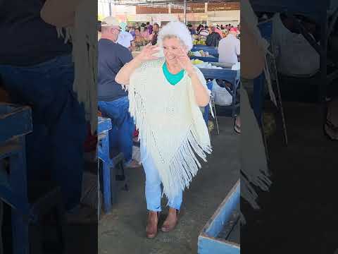 Dança na Feira Livre de Paramirim