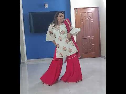 Sujata Kapoor Haryanvi song|Tu chorri flower pot|Kamar tere left right hole
