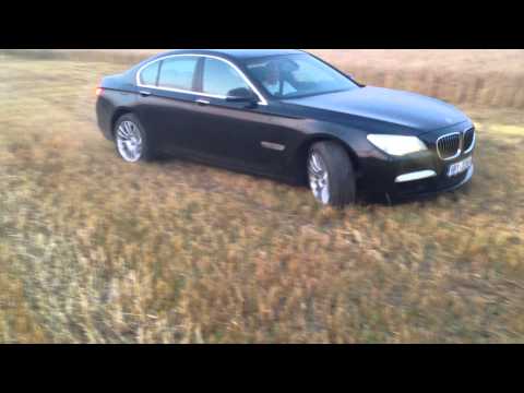 BMW 740d xDrive drift 01