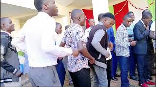 Download lagu Mungu ni Mungu tu_Christopher Mwahangila cover by Kisiwa National polytechnic choir mp3