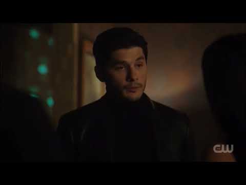 Riverdale 6x07 Hermione leaves Veronica but she be back for Thanksgiving Veggie Kiss the record.