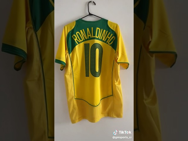 Vídeo relacionado con Brasil Camiseta de fútbol Local Ronaldinho - Niños y Adultos - Equipación de fútbol - Chico - Ropa de Futbol - Talla 164