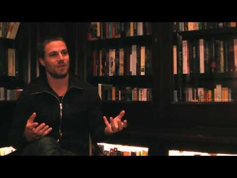 Does Stephen practice with the bow? | Interview Stephen Amell | Arrow