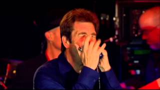 Workin&#39; for a Livin&#39; - Huey Lewis &amp; The News, live at 25