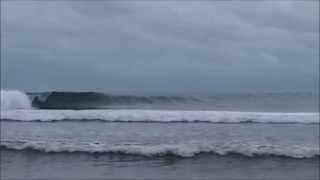 preview picture of video 'Vidéo Bali Uluwatu surf tube riding'