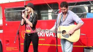 Ian Prowse & Laura Critchley playing Ticket To Ride for Beatles Day 10th July 2009