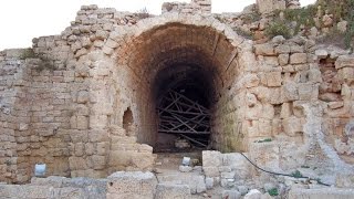 בכיר ברשות העתיקות: לעולם לא נהרוס בית כנסת • צפו בראיון המרתק