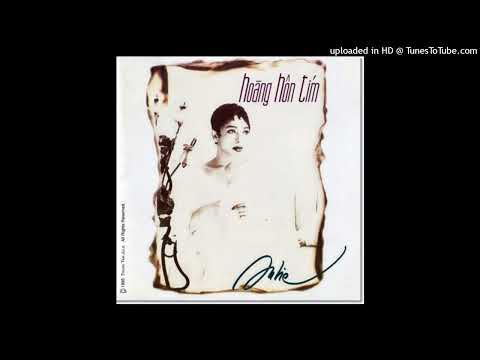 Thể hiện bởi Julie
