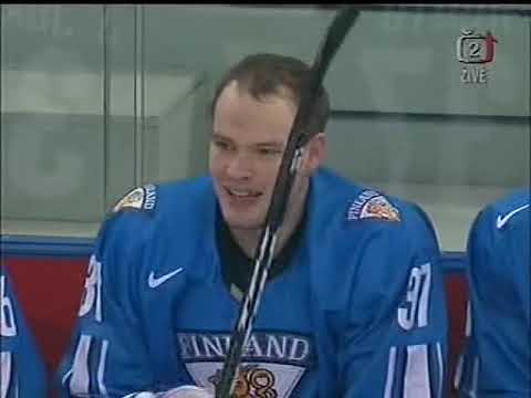 Faul Jarkka Ruutua na Jaromíra Jágra – Zimní olympijské hry 2006 (Turín)