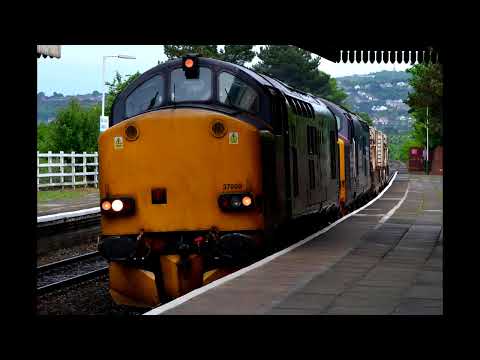 #265: [6D43] DRS Class 37608 & 37423 pass Colwyn Bay (28/05/14)