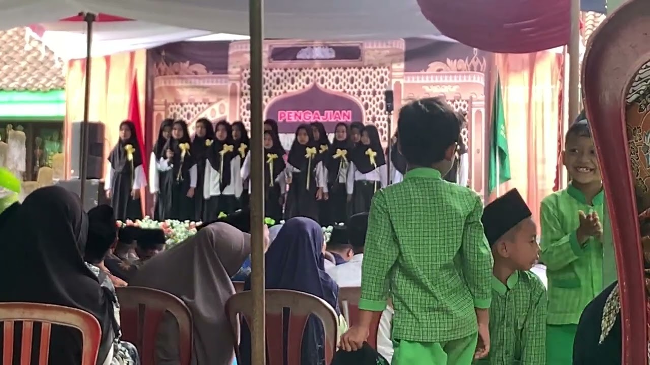Penampilan Lagu Kelas 4 MIN 1 Wonosobo acara Perpisahan Angkatan ke 33