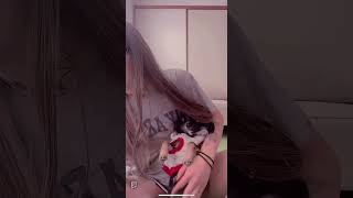 ホットパンツの隙間から白?