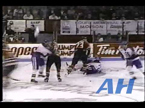 OHL WHL QMJHL Memorial Cup May 15, 1994 Chris Murray,KAM v Jeff Mercer,LAV (hit) Kamloops Blazers La