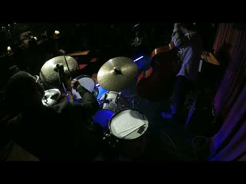 Johnny O'Neal Trio - Blues