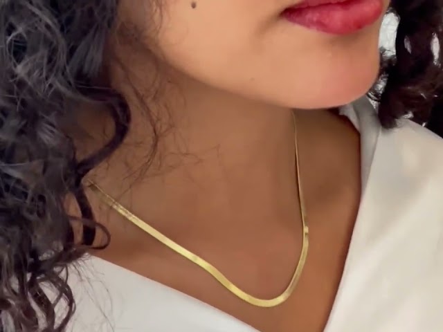 سلسلة أنيقة باللون الذهبي (N751) .