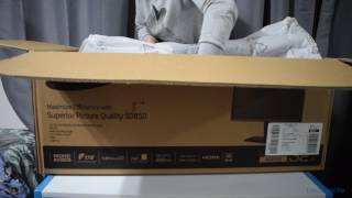 Video thumbnail for Samsung 32 inch WQHD Monitor Unboxing (2560x1440) by becauselife
