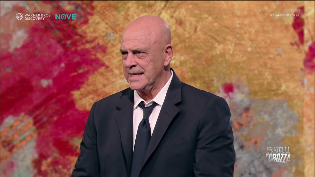 Crozza: "Gli alieni ci hanno modificato i geni. Infatti "geni" quì non se ne vedono"