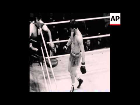 SYND 22 5 68 AUSTRALIAN BOXER BEATS AMERICAN IN FEATHERWEIGHT FIGHT