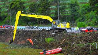 Proses Penarikan Pembersihan Gulma Air Apung Di Telaga Merdada