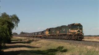 preview picture of video 'Freight Trains: PN Grain at Korong Vale.  Sun 15/01/12'