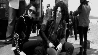 The Dead Weather- 60 Feet Tall (music video)