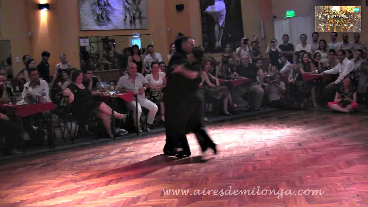 Eduardo Cappussi, Mariana Flores en Soho Tango, milonga de Buenos Aires