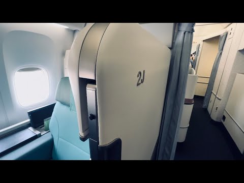 YouTube thumbnail for Korean Air Boeing 777-300ER