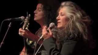 Martha And Eve - An S'agaboussa Pio Ligo (Live Performance) (2013)