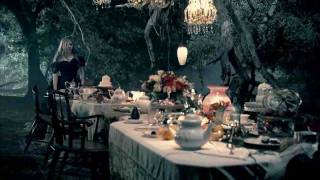 Alice In Wonderland - Avril Lavigne music video