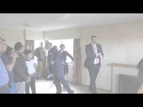 Hot North Shore Auction - Scott Larsen & Fiona Ryan