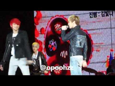 120211 LED Apple Time is up@Lotte World.wmv