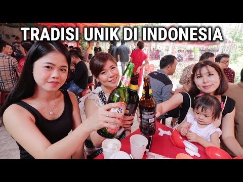 PESTA ULTAH SUKU THIONGHUA SINGKAWANG YANG UNIK