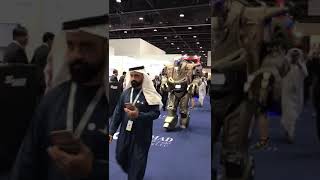 Робот полицейский на выставке в Дубае. ETIMAD-2019 в ОАЭ.