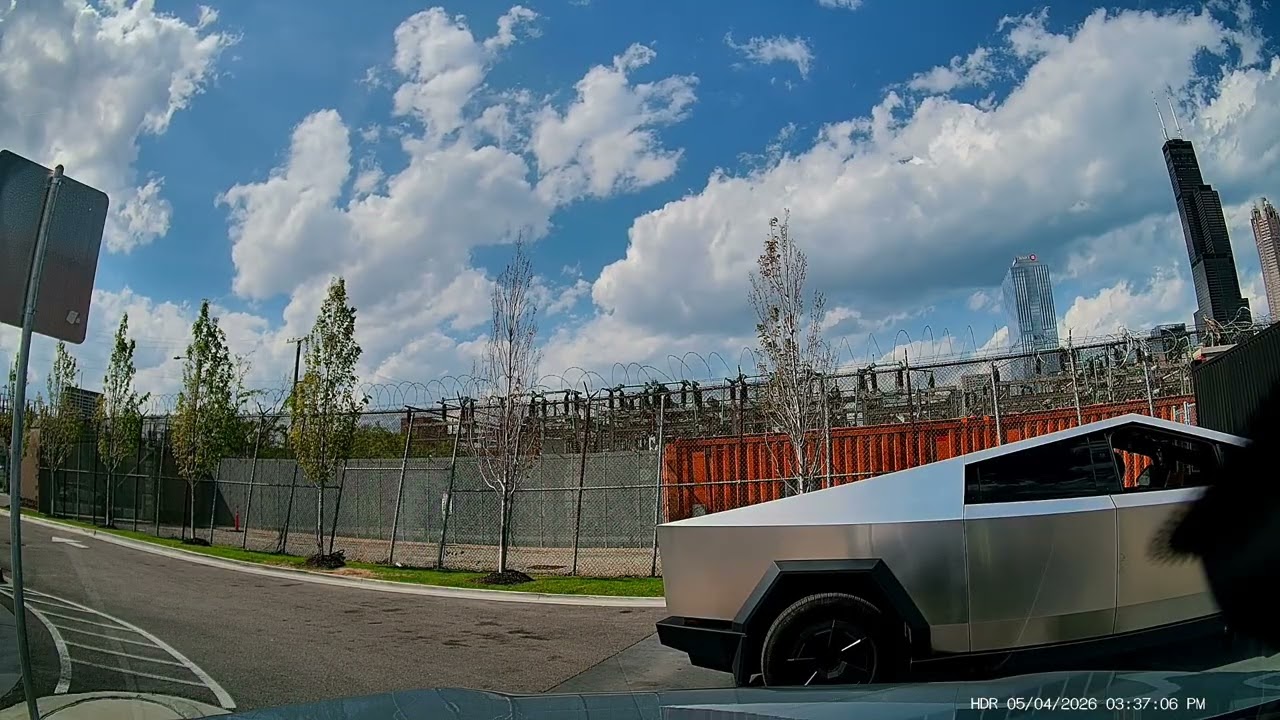 Shiny Truck Gets Upset While Going Wrong Way Down One-Way Road || ViralHog