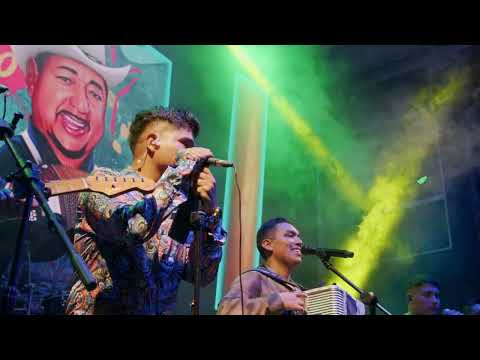 TRIBUTO A LISANDRO MEZA - DONNIE YAIPÉN (NOCHE DE AMOR Y FIESTA)
