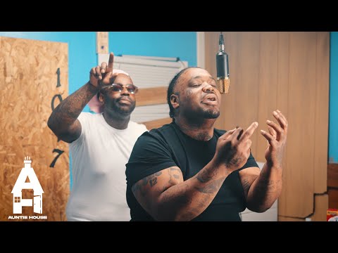 MarijuanaXo x Joe Pablo  - No Mentions | Auntie House Performance 🎙