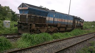 preview picture of video 'Indian Railways Poorna Express leaves Madgaon Railway Station'