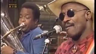 Taj Mahal Howard Johnson Hiram Bullock - Cakewalk Into Town